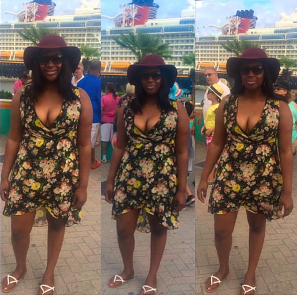 Floral V-cut dress